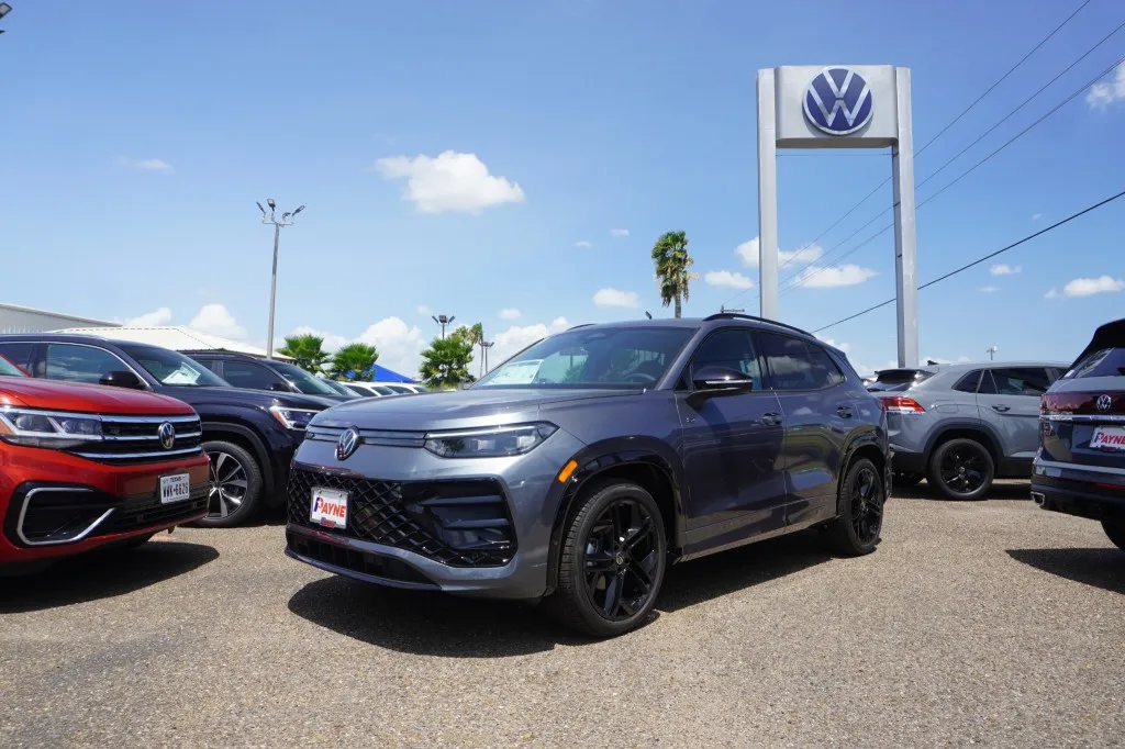 2026 Volkswagen Tiguan SE R-Line Black