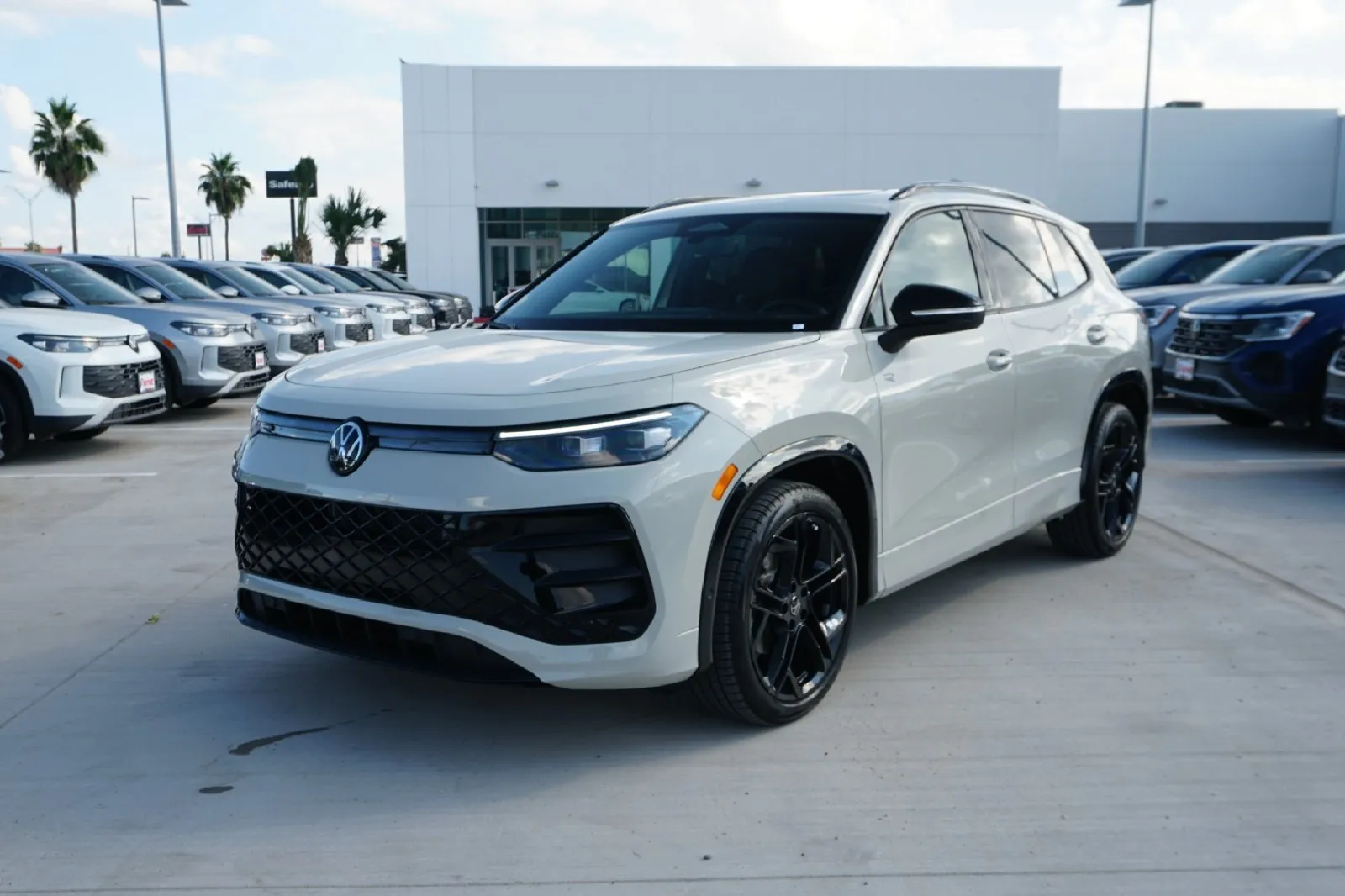 2026 Volkswagen Tiguan SE R-Line Black