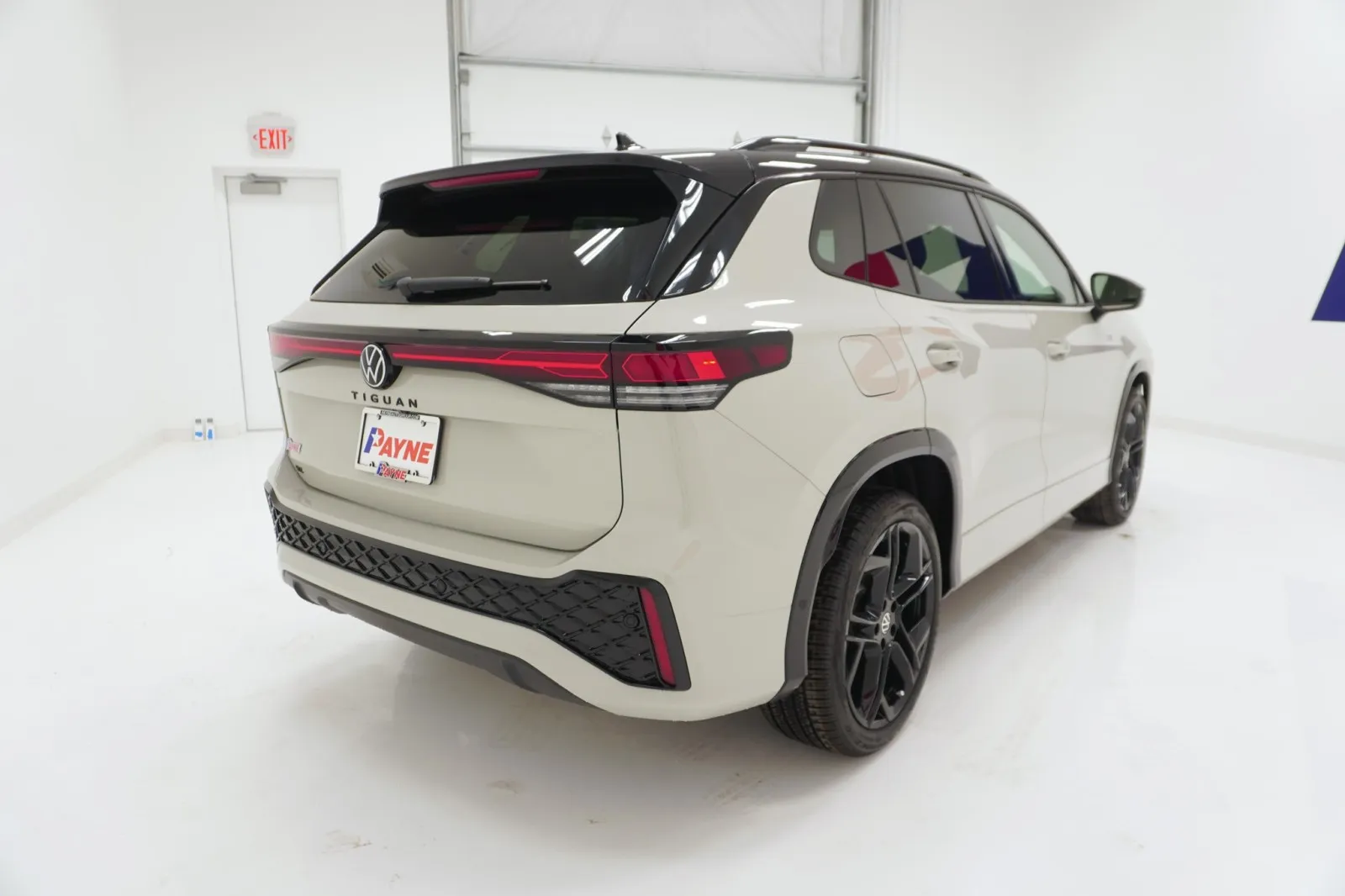 2026 Volkswagen Tiguan SE R-Line Black