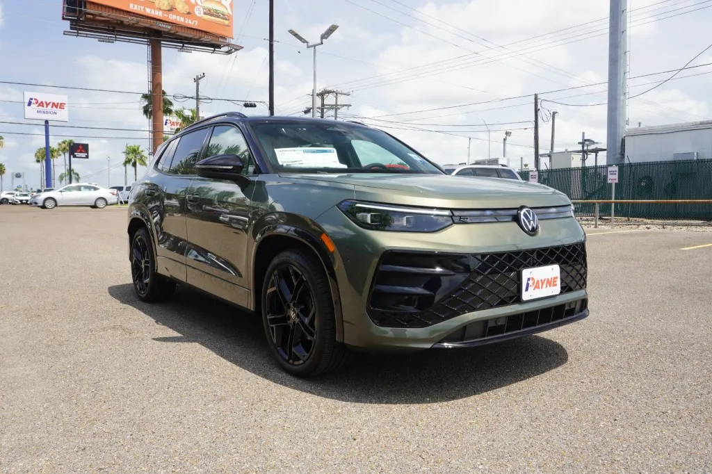 2026 Volkswagen Tiguan SE R-Line Black 2026 Volkswagen Tiguan SE R-Line Black