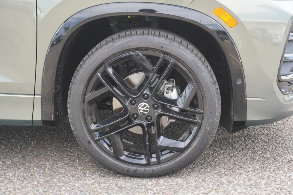 2026 Volkswagen Tiguan SE R-Line Black 2026 Volkswagen Tiguan SE R-Line Black