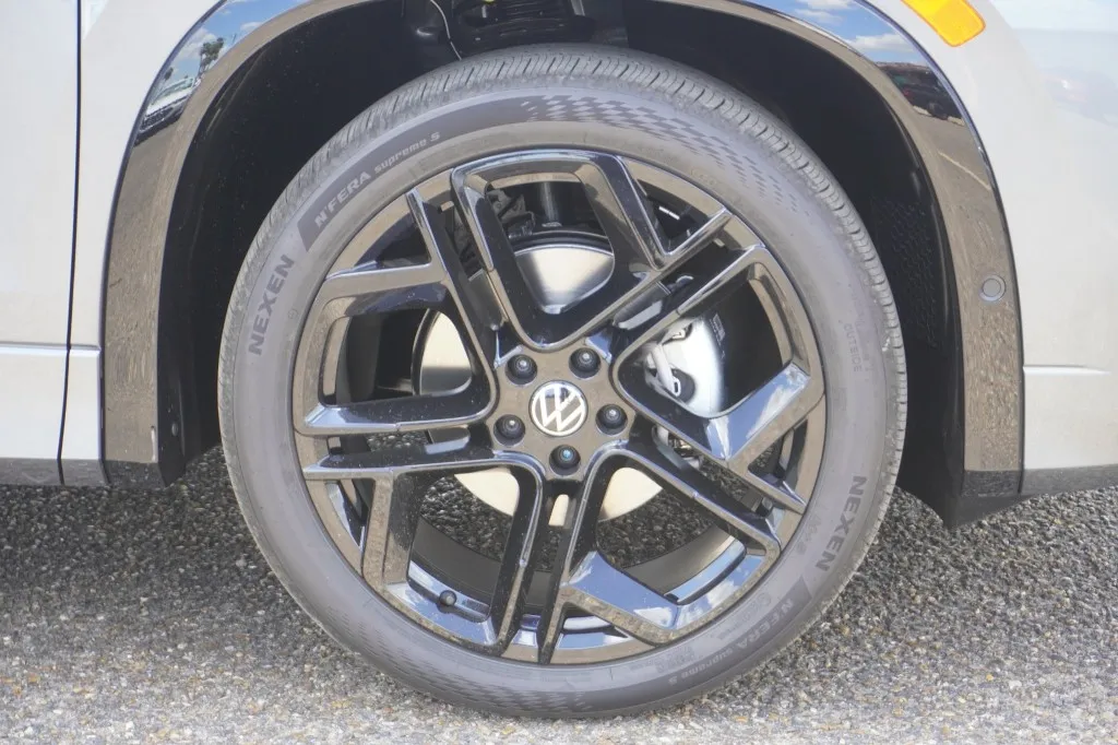 2026 Volkswagen Tiguan SE R-Line Black 2026 Volkswagen Tiguan SE R-Line Black