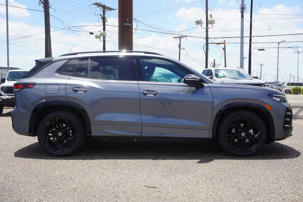 2026 Volkswagen Tiguan SE R-Line Black 2026 Volkswagen Tiguan SE R-Line Black