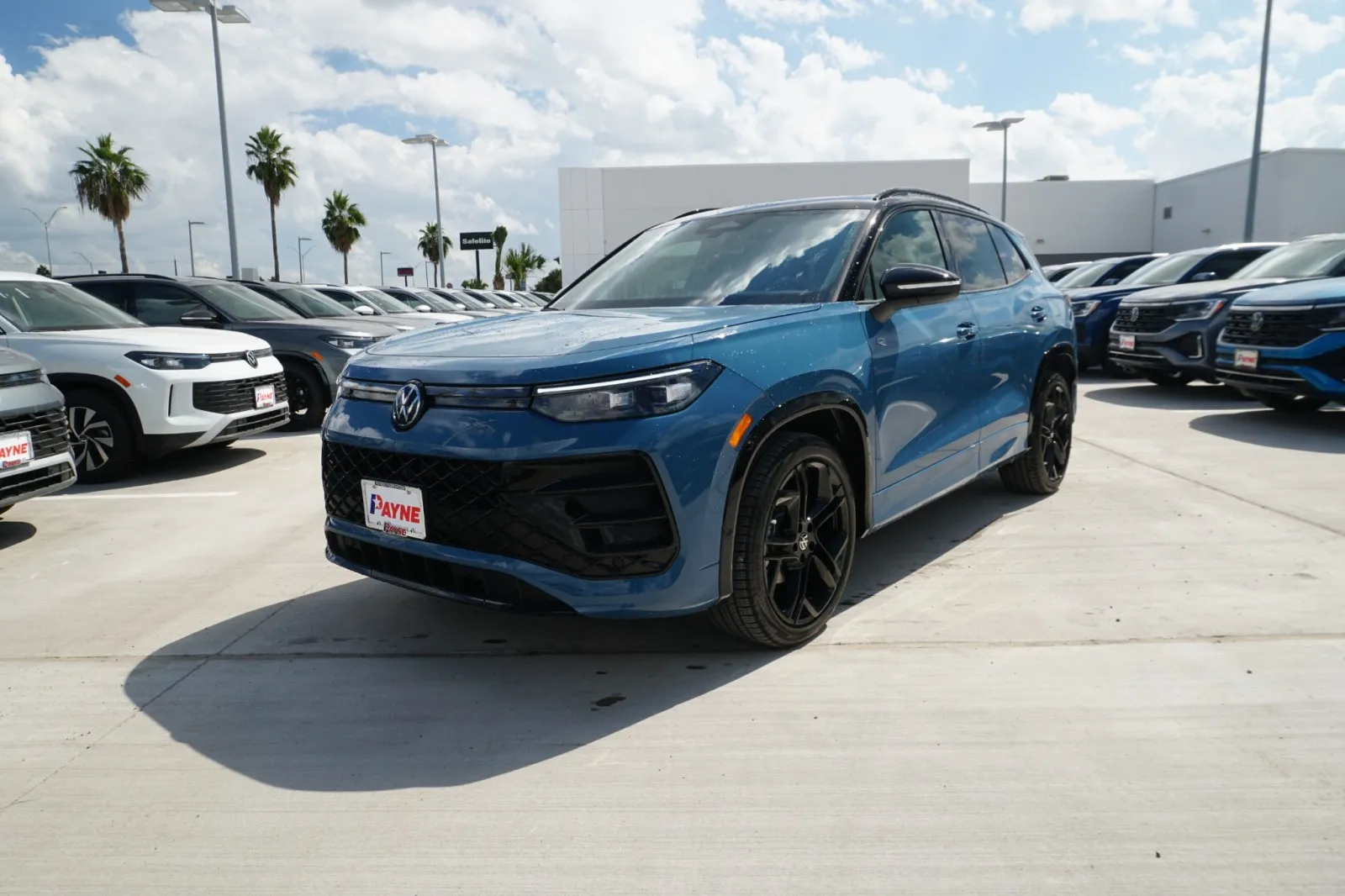 2026 Volkswagen Tiguan SE R-Line Black