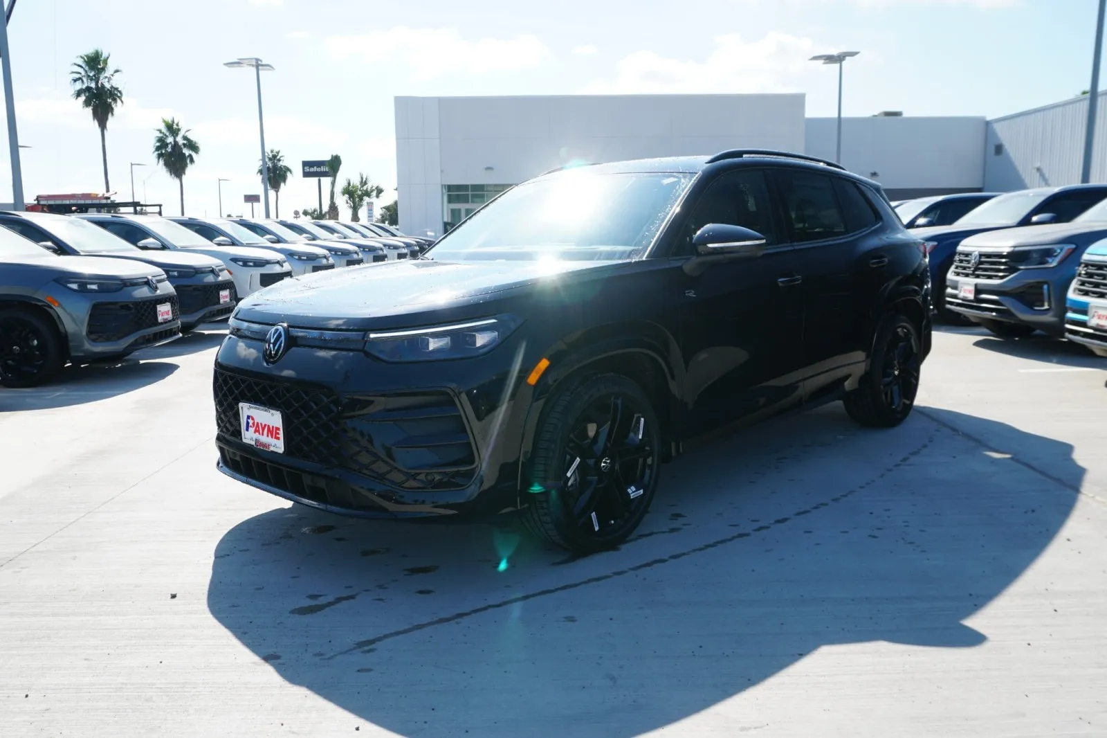 2026 Volkswagen Tiguan SE R-Line Black