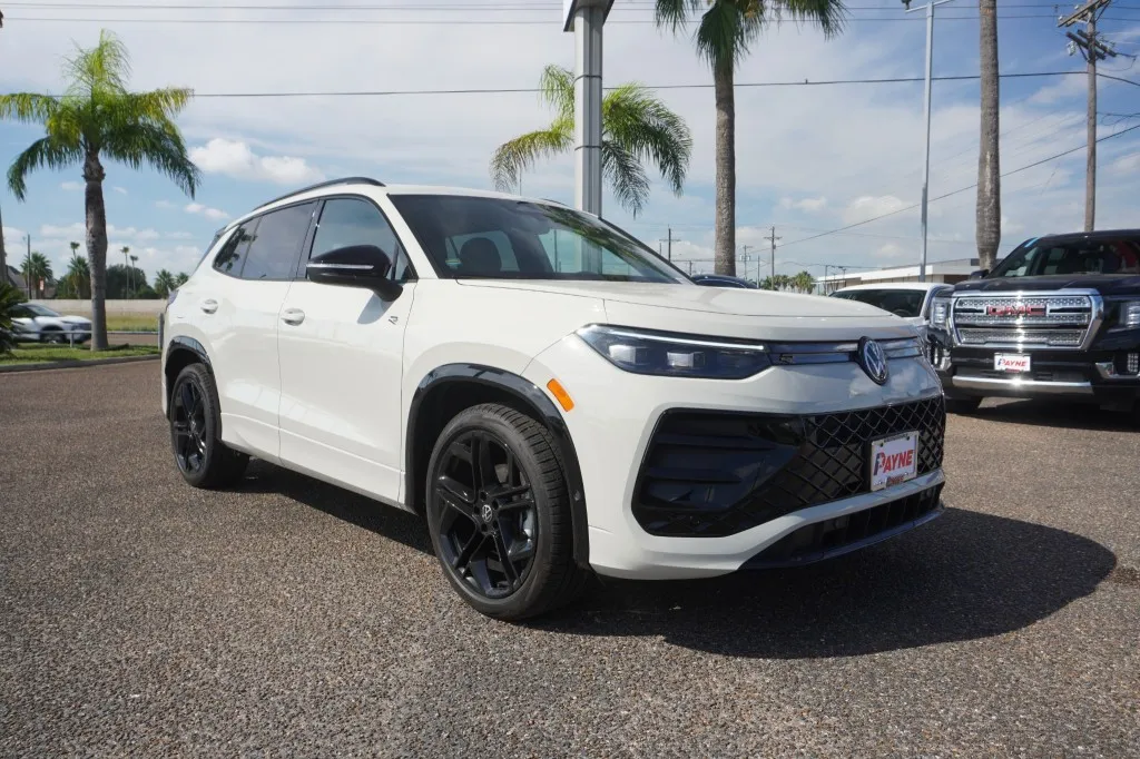 2026 Volkswagen Tiguan SE R-Line Black 2026 Volkswagen Tiguan SE R-Line Black