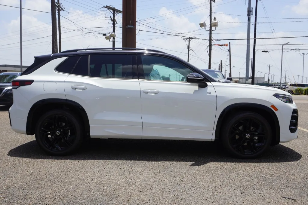 2026 Volkswagen Tiguan SE R-Line Black 2026 Volkswagen Tiguan SE R-Line Black
