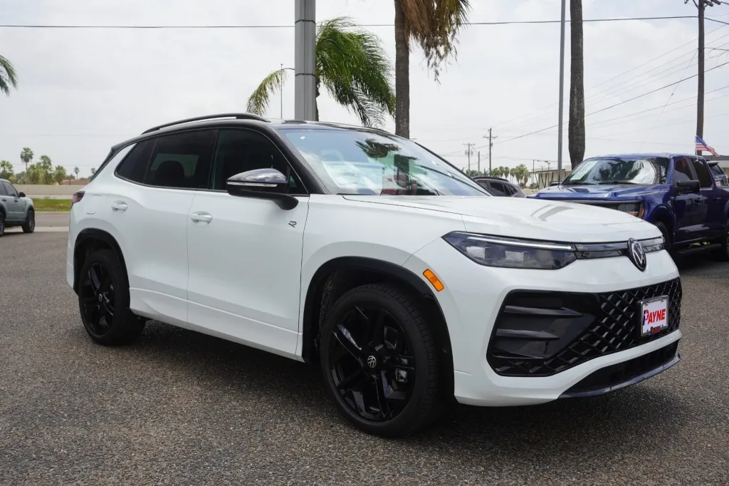 2026 Volkswagen Tiguan SE R-Line Black
