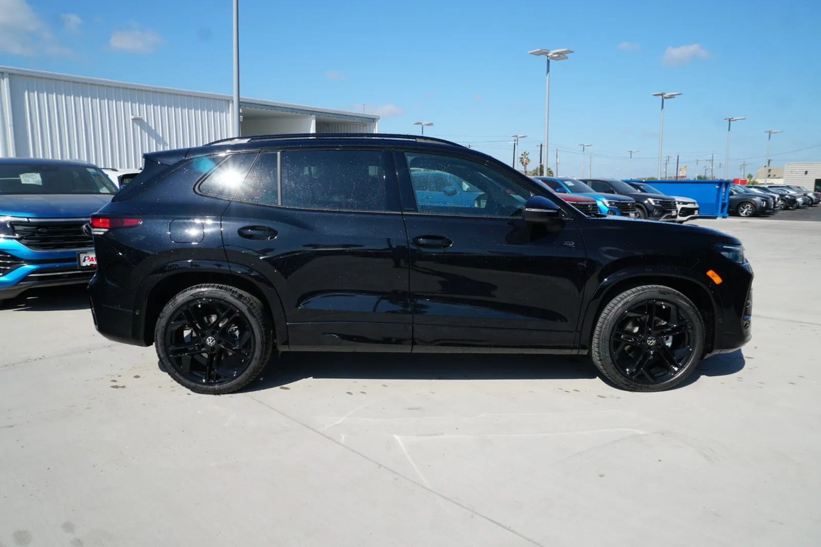 2026 Volkswagen Tiguan SE R-Line Black