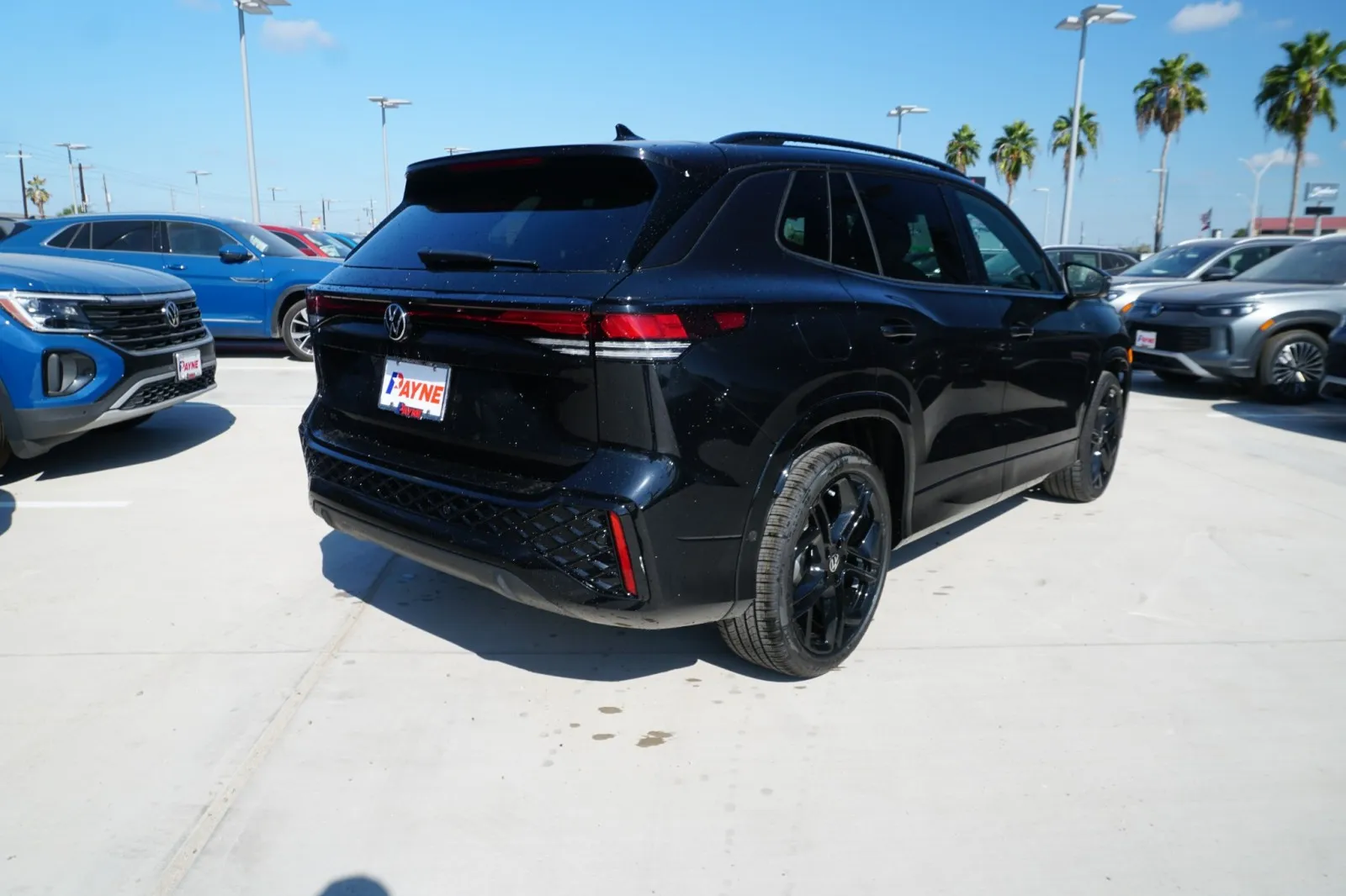 2026 Volkswagen Tiguan SE R-Line Black