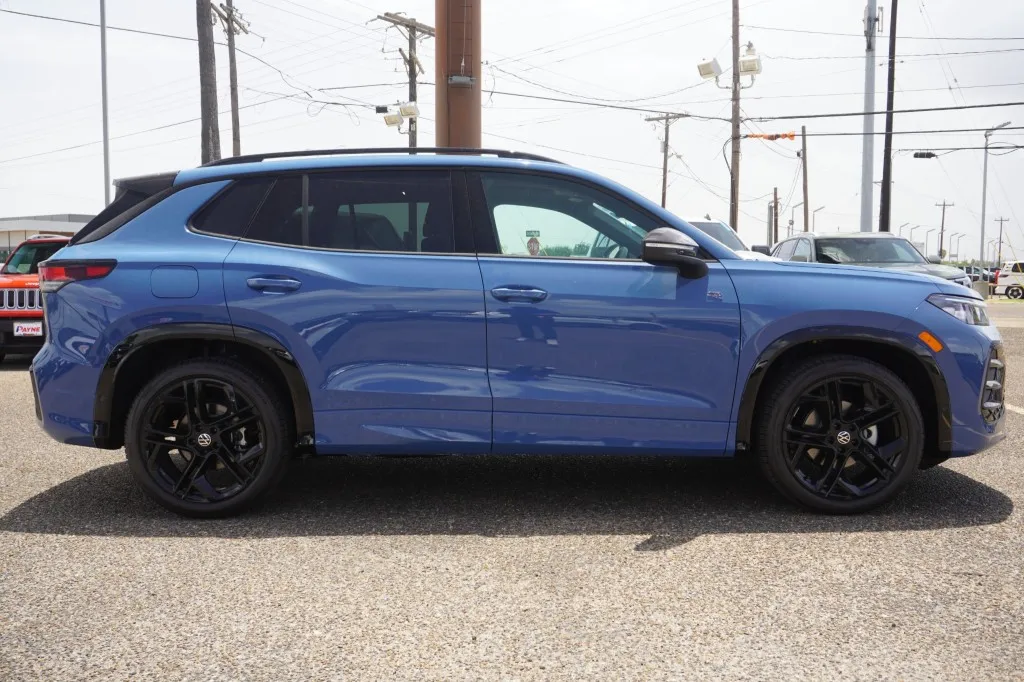 2026 Volkswagen Tiguan SE R-Line Black