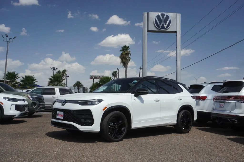 2026 Volkswagen Tiguan SE R-Line Black