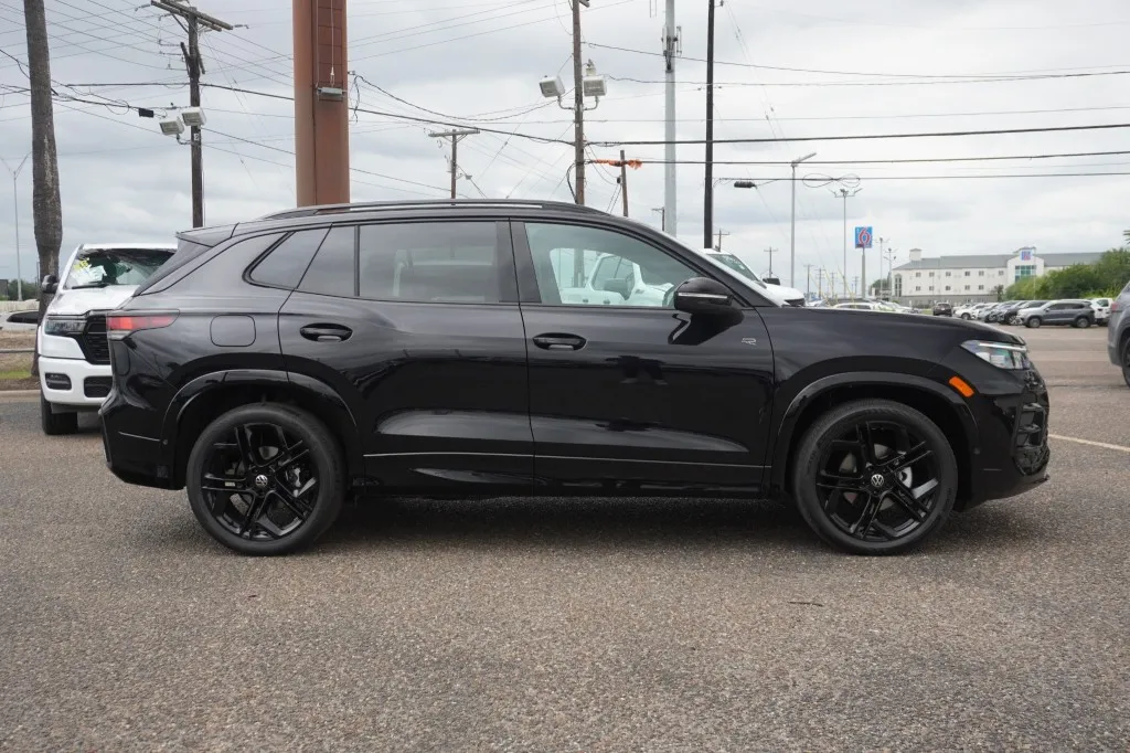 2026 Volkswagen Tiguan SE R-Line Black
