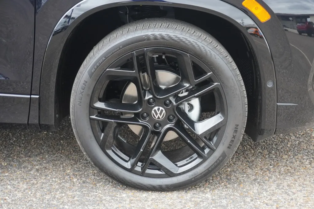 2026 Volkswagen Tiguan SE R-Line Black