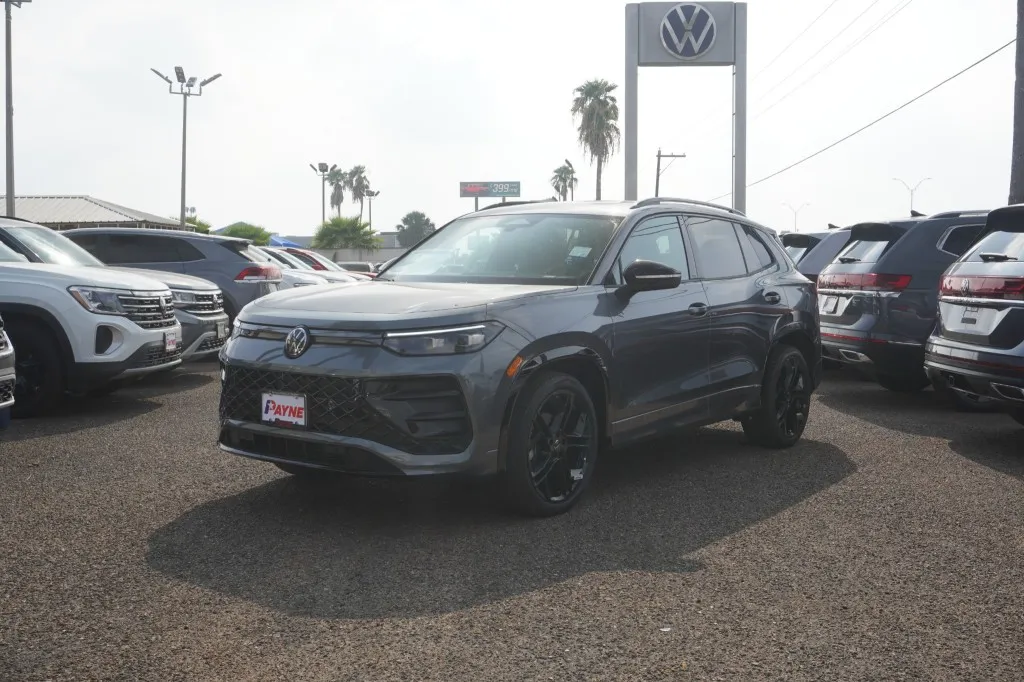 2025 Volkswagen Tiguan SE R-Line Black