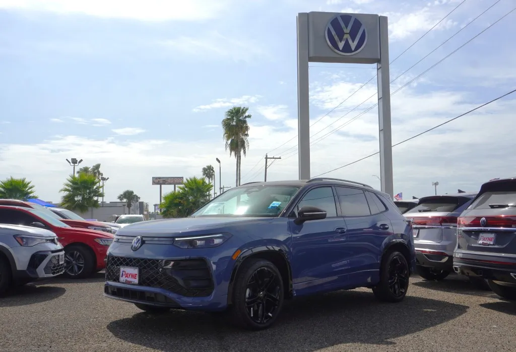 2026 Volkswagen Tiguan SE R-Line Black