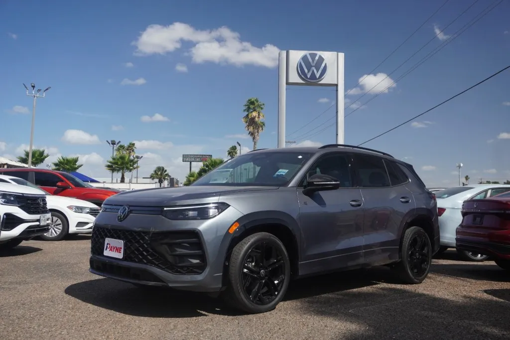 2026 Volkswagen Tiguan SE R-Line Black