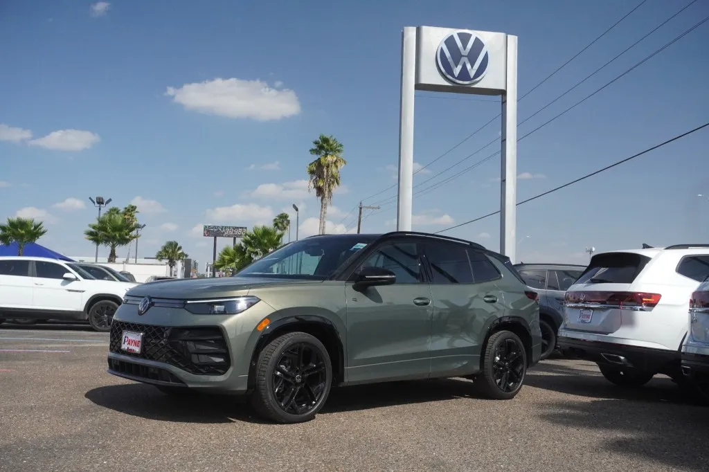 2026 Volkswagen Tiguan SE R-Line Black