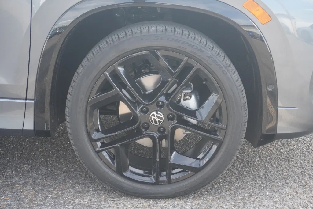 2026 Volkswagen Tiguan SE R-LINE BLACK - Photo 5