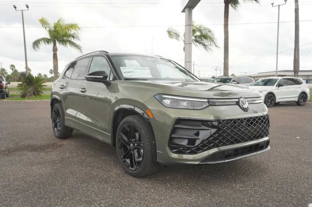 2026 Volkswagen Tiguan SE R-Line Black