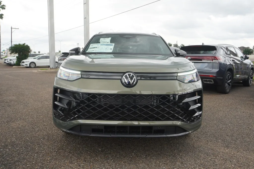 2026 Volkswagen Tiguan SE R-Line Black