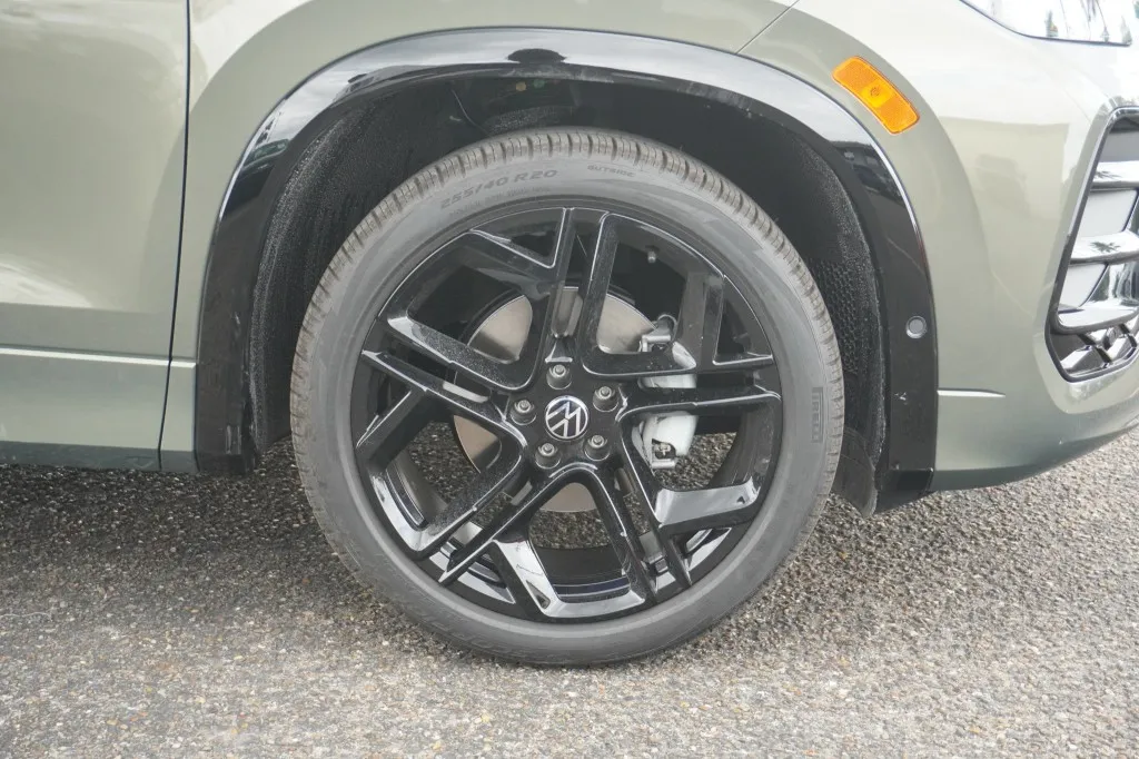 2026 Volkswagen Tiguan SE R-Line Black