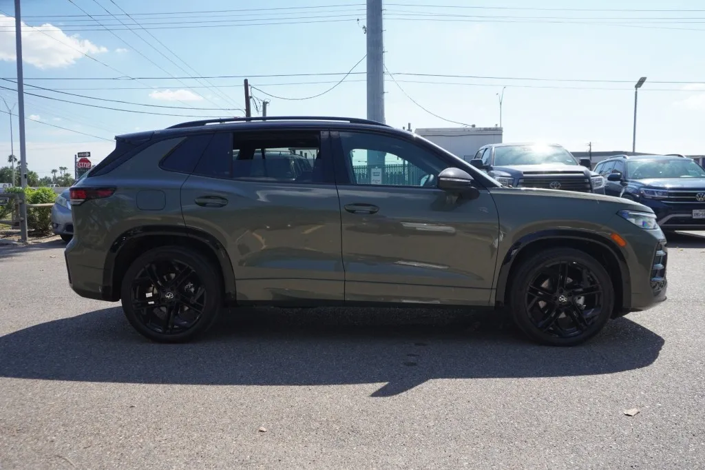 2026 Volkswagen Tiguan SE R-Line Black