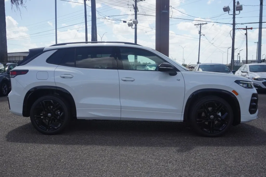 2026 Volkswagen Tiguan SE R-Line Black