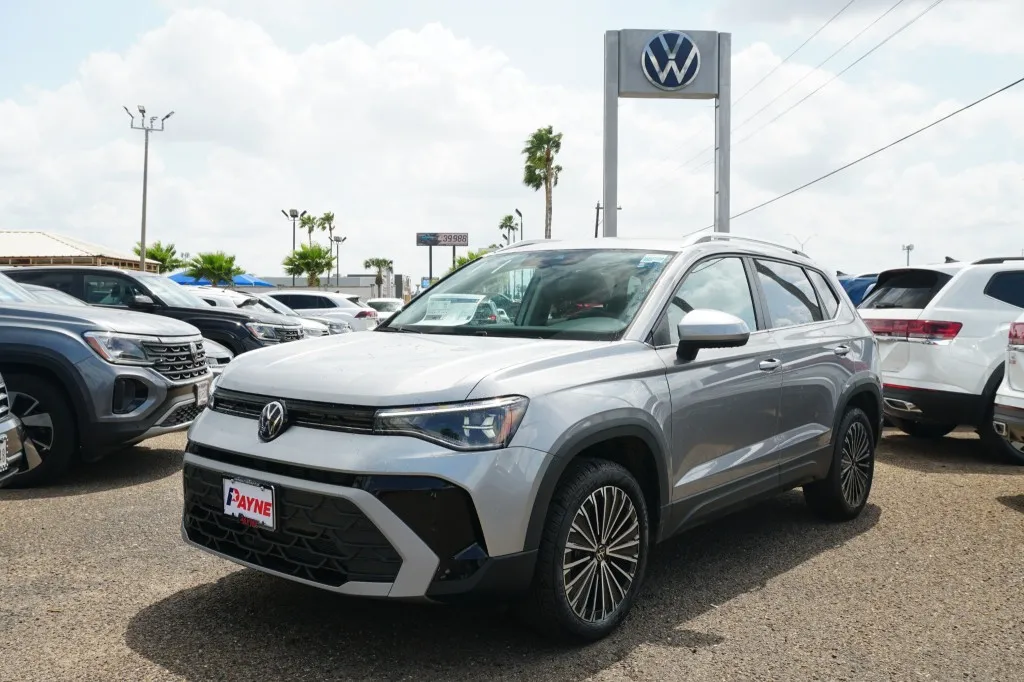2026 Volkswagen Taos SE