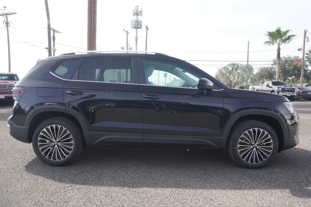2026 Volkswagen Taos SE