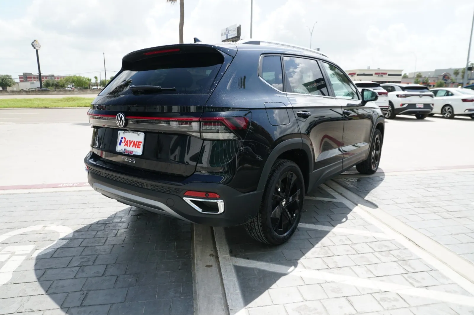 2025 Volkswagen Taos SE