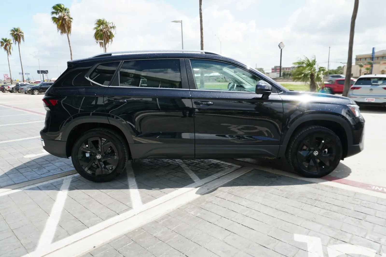 2025 Volkswagen Taos SE