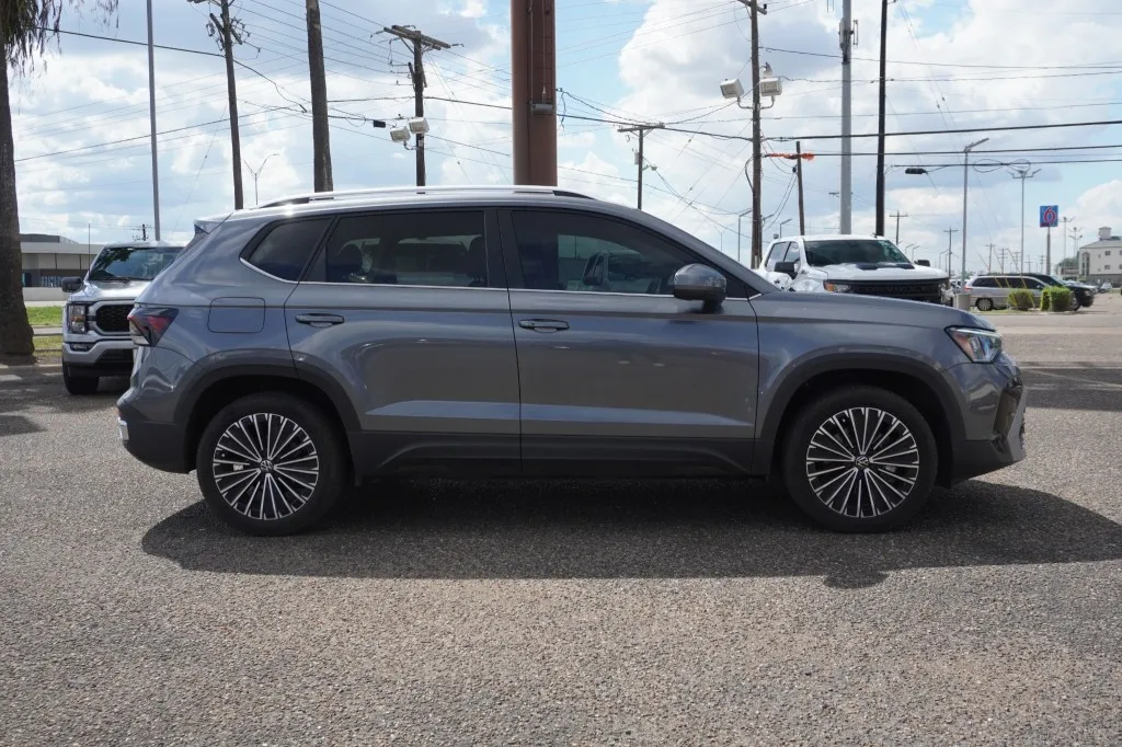 2025 Volkswagen Taos SE