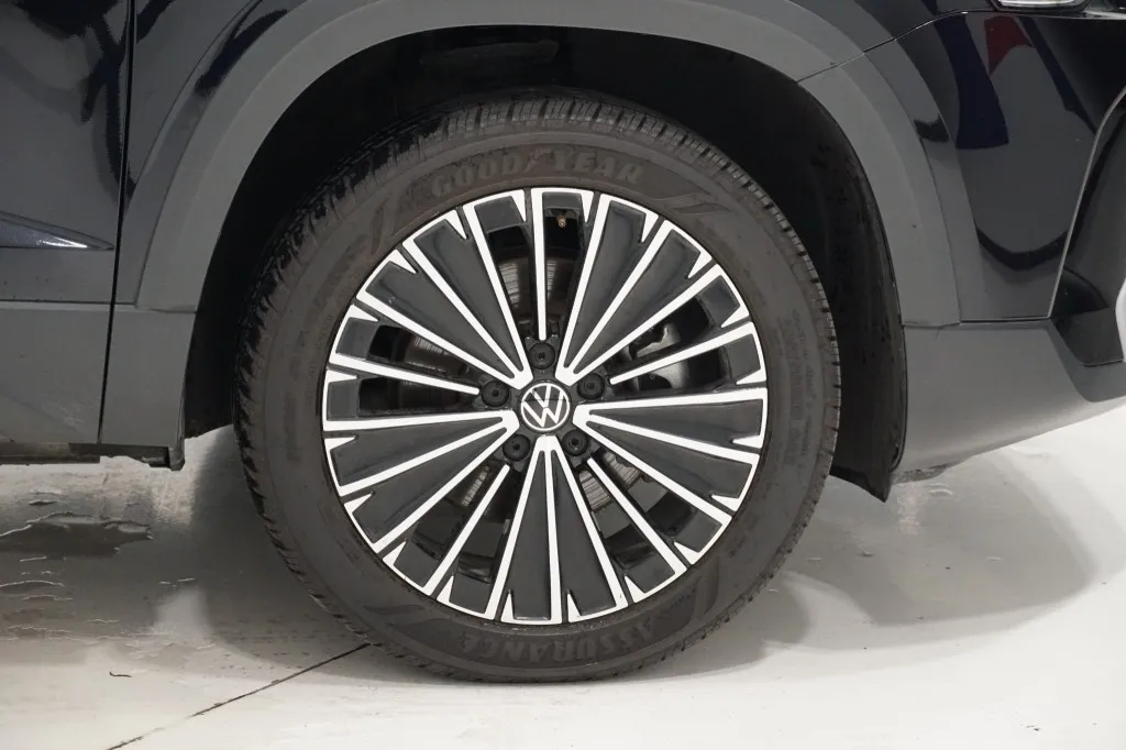 2025 Volkswagen Taos SE