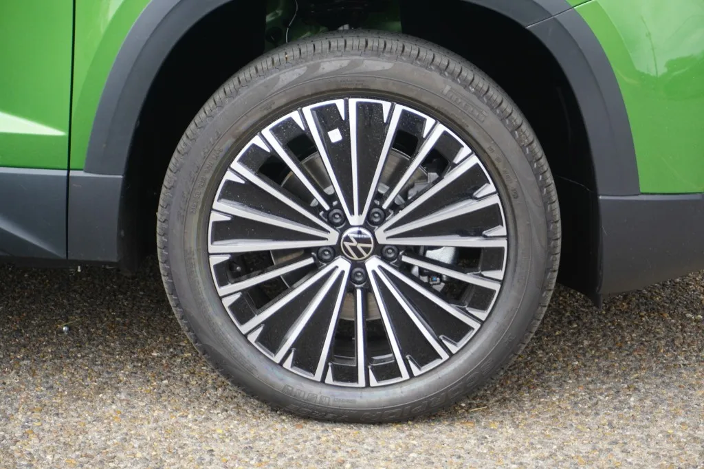 2026 Volkswagen Taos SE