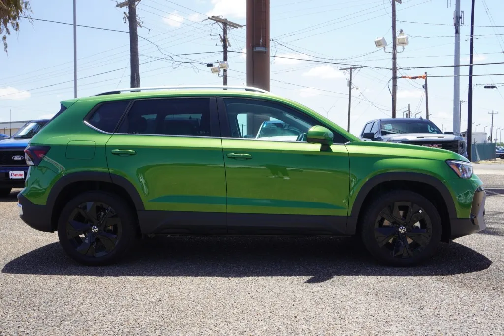 2026 Volkswagen Taos SE