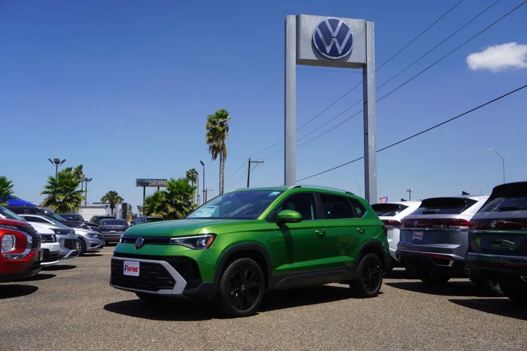 2026 Volkswagen Taos SE