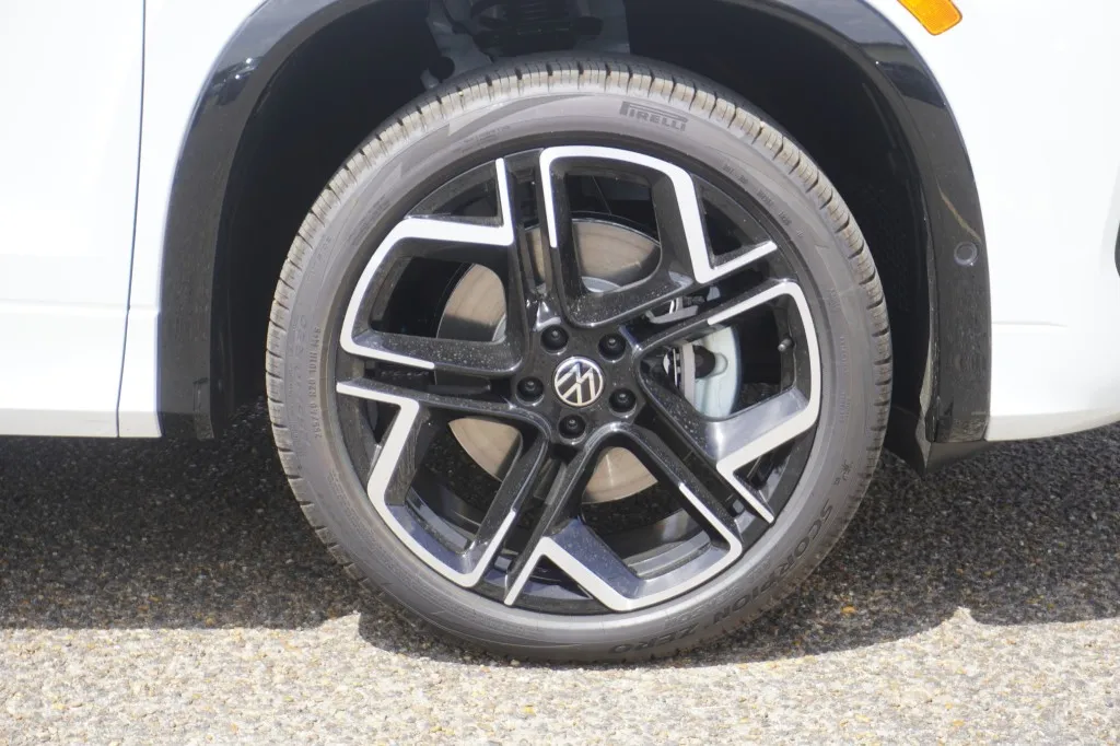 2026 Volkswagen Tiguan SEL R-Line Turbo 2026 Volkswagen Tiguan SEL R-Line Turbo