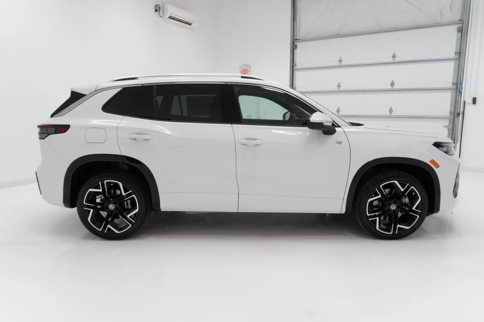 2026 Volkswagen Tiguan SEL R-Line Turbo