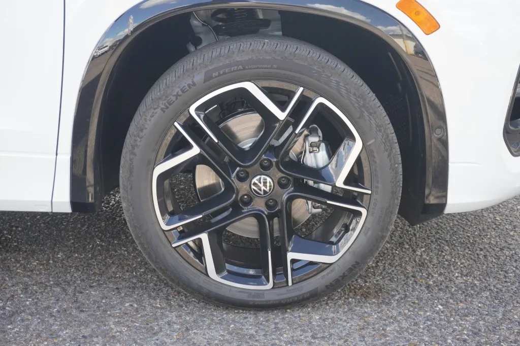 2026 Volkswagen Tiguan SEL R-Line Turbo