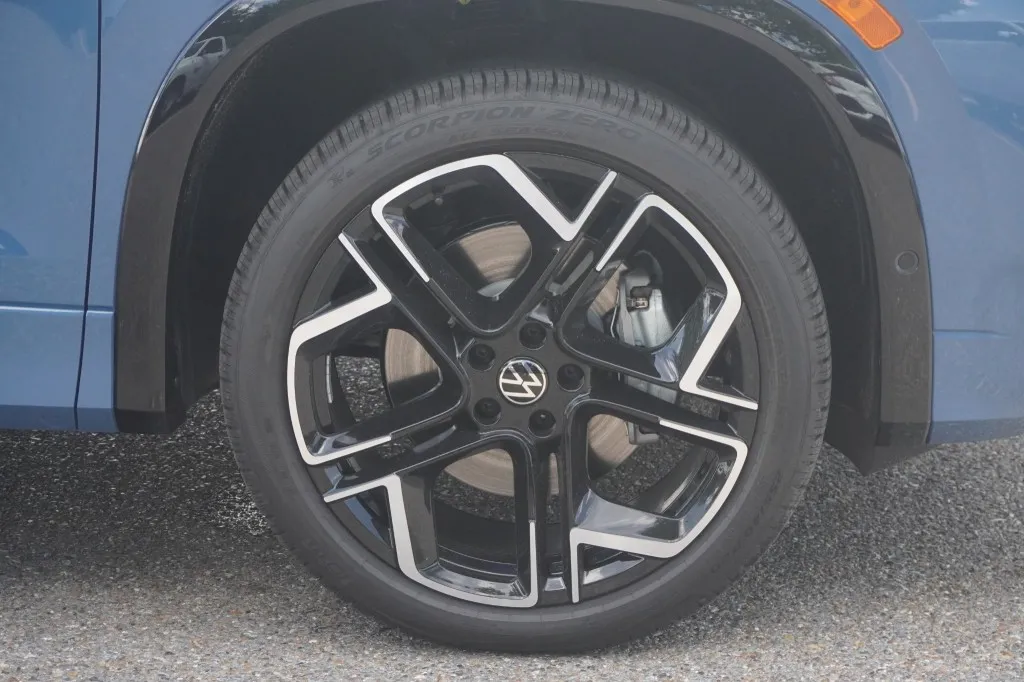2026 Volkswagen Tiguan SEL R-Line Turbo