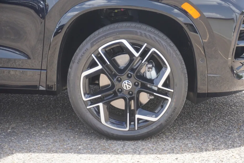 2026 Volkswagen Tiguan SEL R-Line Turbo