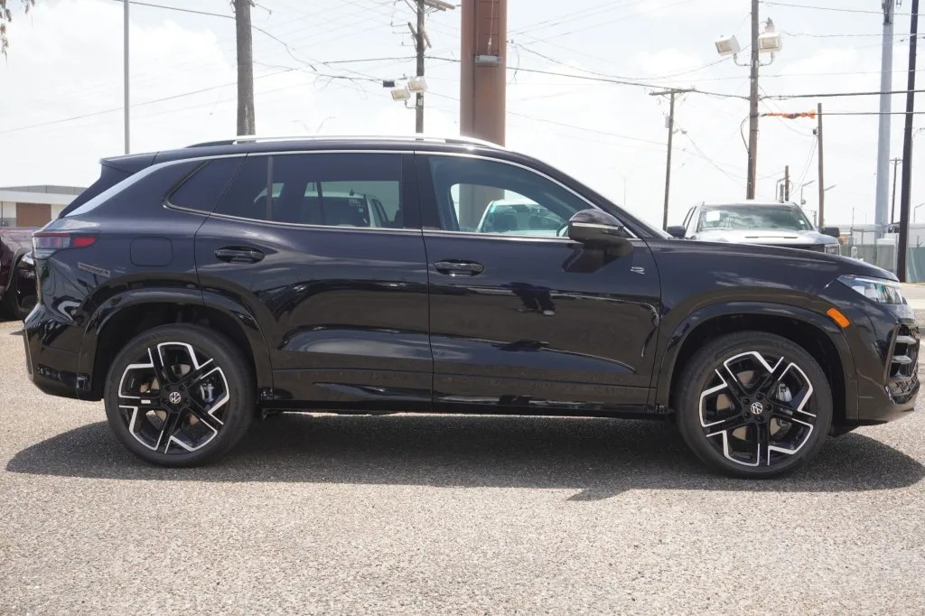 2026 Volkswagen Tiguan SEL R-Line Turbo