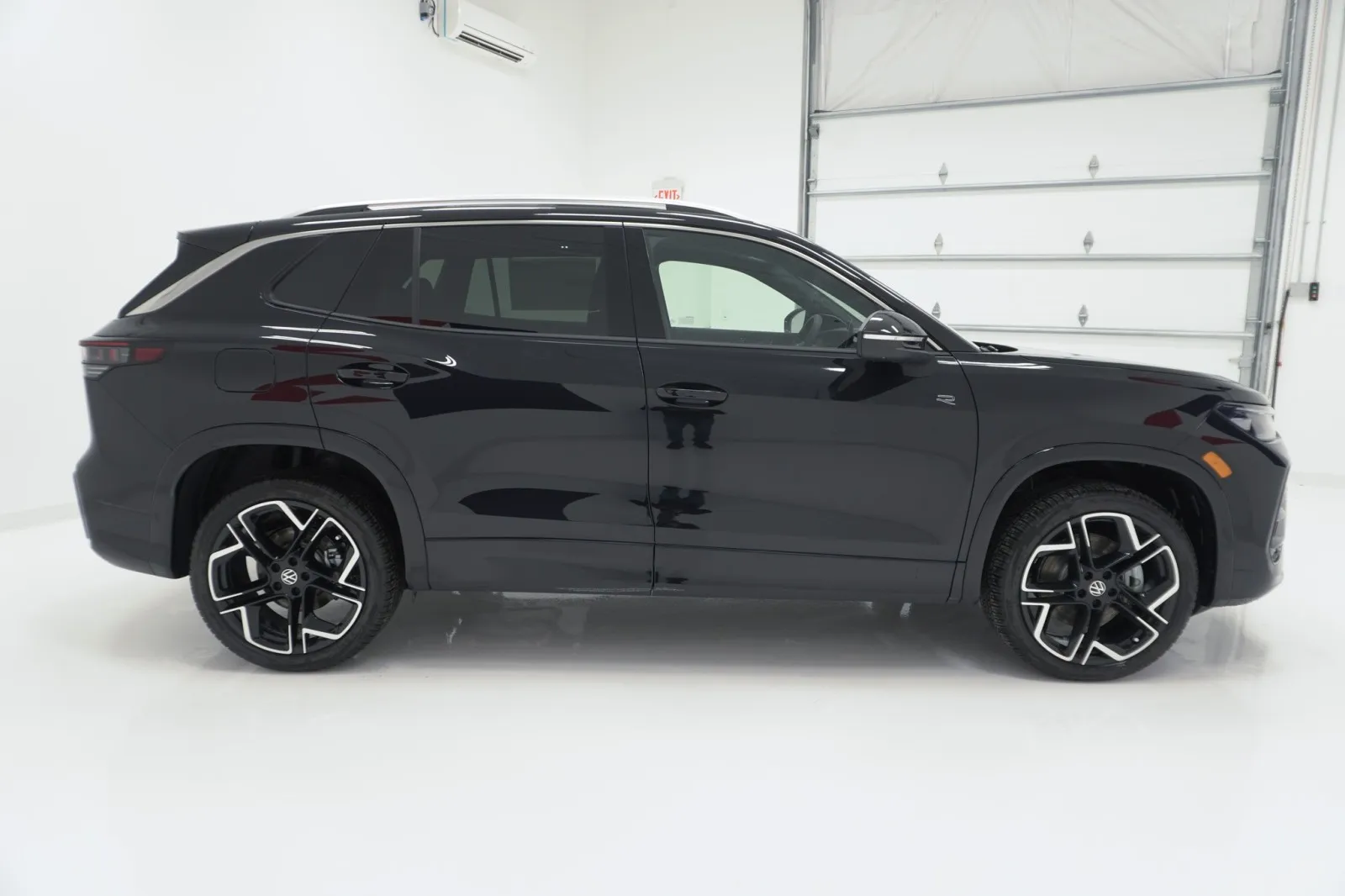 2026 Volkswagen Tiguan SEL R-Line Turbo