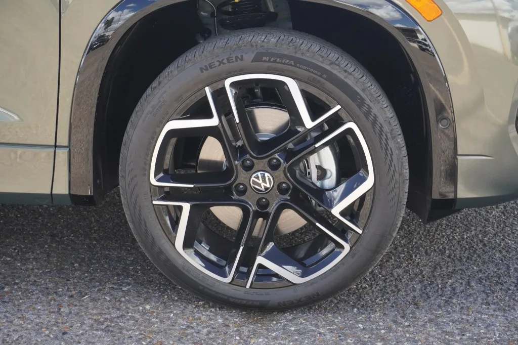 2026 Volkswagen Tiguan SEL R-Line Turbo 2026 Volkswagen Tiguan SEL R-Line Turbo