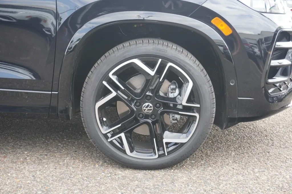 2026 Volkswagen Tiguan SEL R-Line