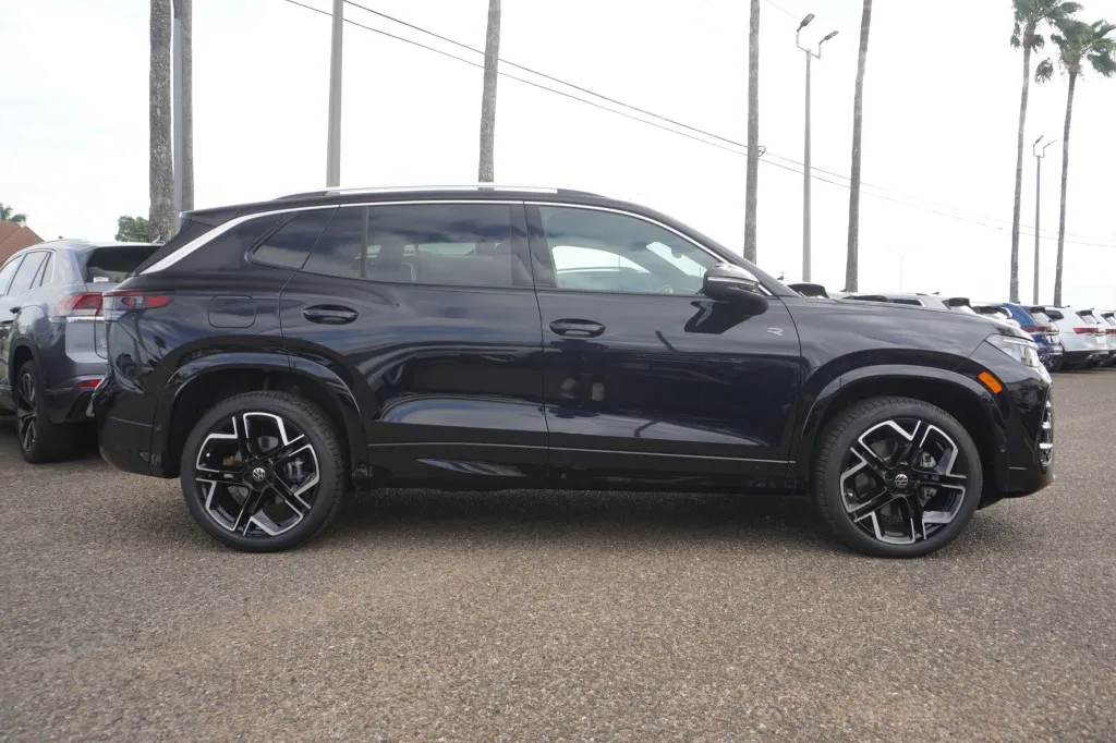 2026 Volkswagen Tiguan SEL R-Line