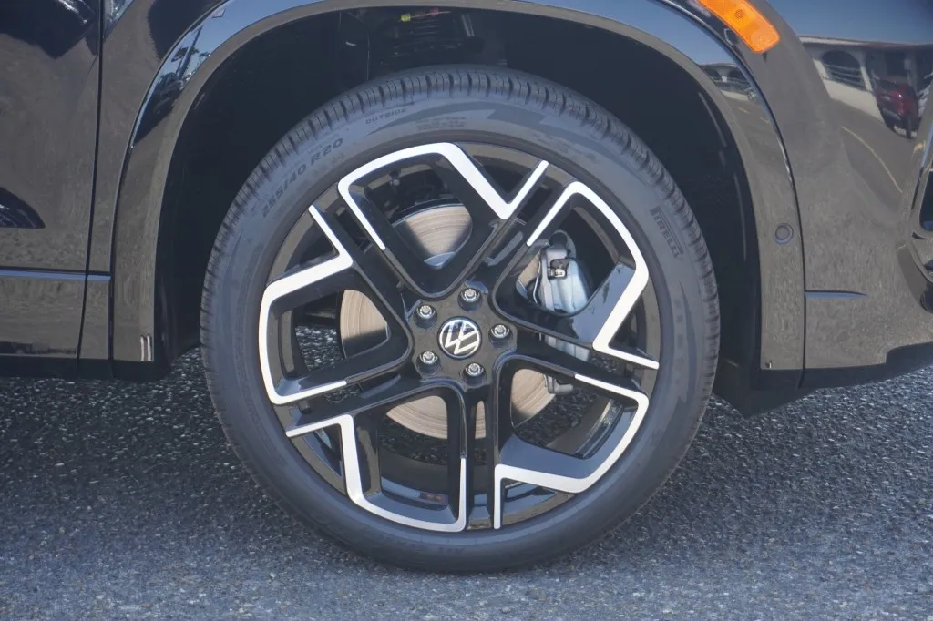 2026 Volkswagen Tiguan SEL R-Line Turbo