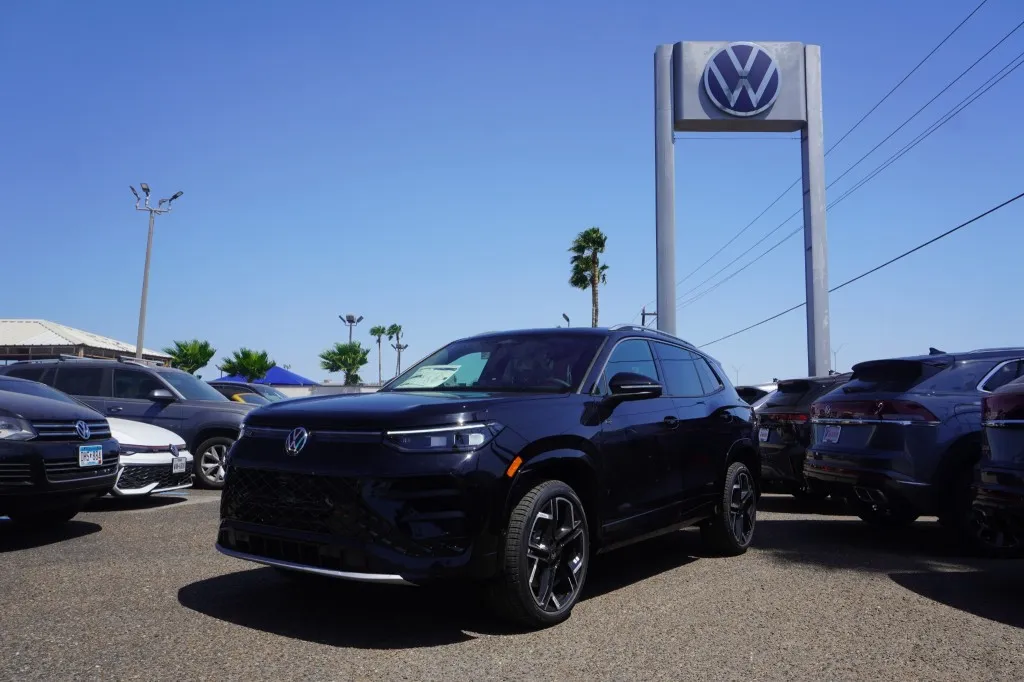 2026 Volkswagen Tiguan SEL R-Line Turbo
