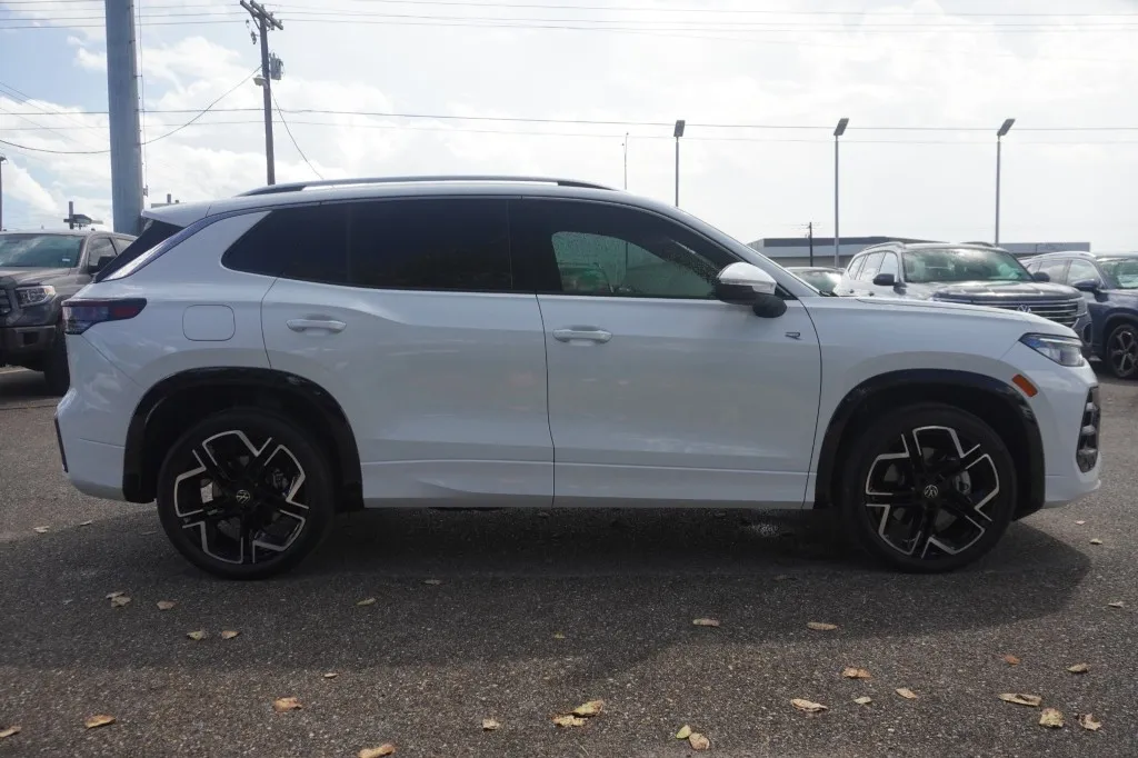 2026 Volkswagen Tiguan SEL R-Line Turbo